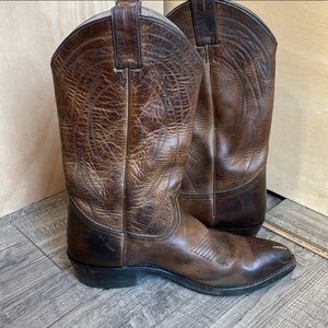 Frye Womens Billy Pull On Boots size 9 D